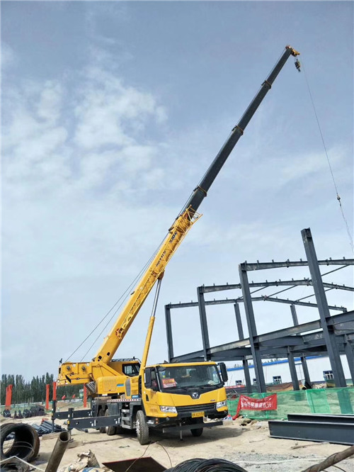 且末县超高层建筑钢结构吊装案例